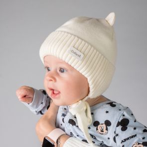 Детская зимняя шапка с ушками шерсть мериноса (молоко)
