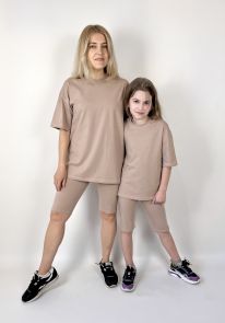 Комплект базовый oversize для мамы и дочки футболка + велосипедки (мокко)