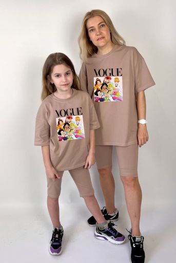 Комплект oversize для мамы и дочки футболка + велосипедки "Принцессы"