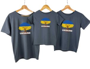Набір патріотичних футболок "UKRAINE" (дерево)