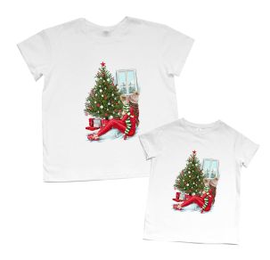 Новогодний набор футболок для мамы и ребёнка "Под ёлкой"